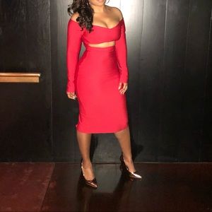 Off-shoulder red  dress with underboob cut out